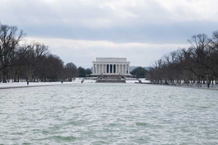 Mall towards Lincoln Memorial